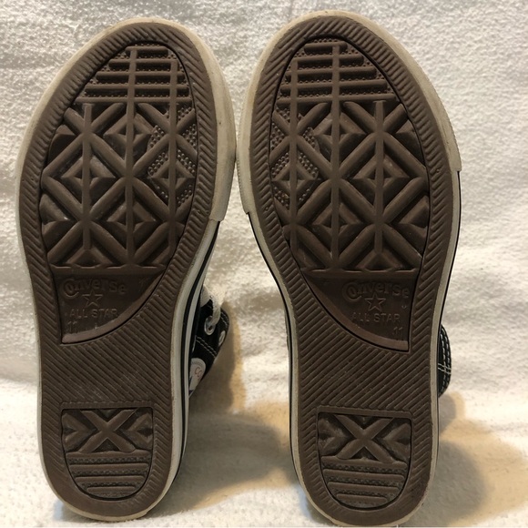 Kid’s High Top Converse All Star Youth size 11 in classic black - Picture 4 of 10